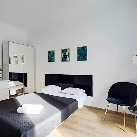 Charming Apartment In The City Center Варшава Екстер'єр фото